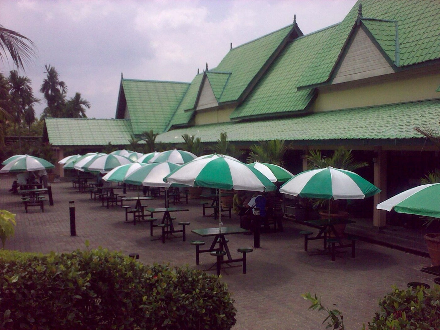 Outdoor tables at the Gurun southbound rest stop on the North-South Expressway